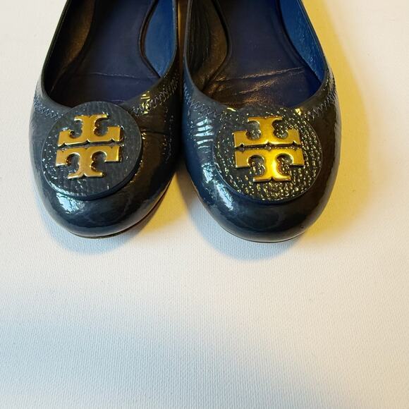 Tory Burch Reva Blue Leather Ballet Flats Gold Medallion Women's Size 7.5 - Picture 2 of 10